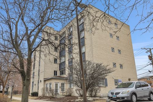 apt-101-4976 N Milwaukee Ave, CHICAGO, IL, 60630-2117 | Card Image