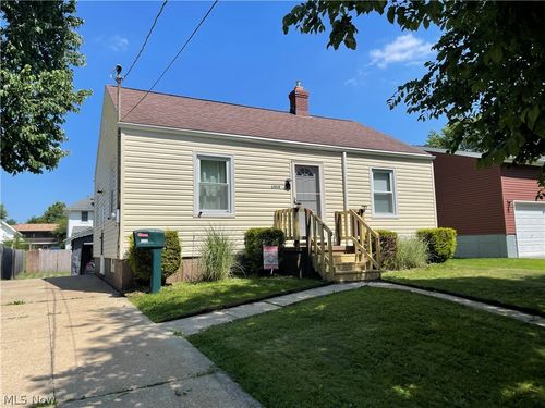 1919 Tonawanda Avenue, Akron, OH, 44305 | Card Image