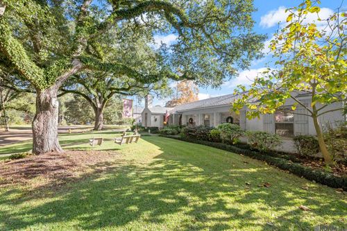 440 L S U Ave, Baton Rouge, LA, 70808-4640 | Card Image