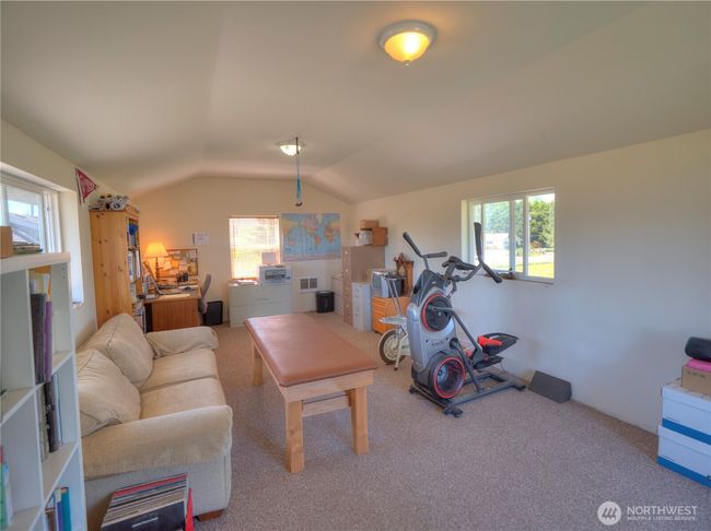 23206 Se 448 Th St, Home with 3 bedrooms, 3 bathrooms and 8 parking in Enumclaw WA | Image 32