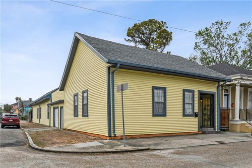 3031 Annunciation St, New Orleans, LA, 70115-1005 | Card Image