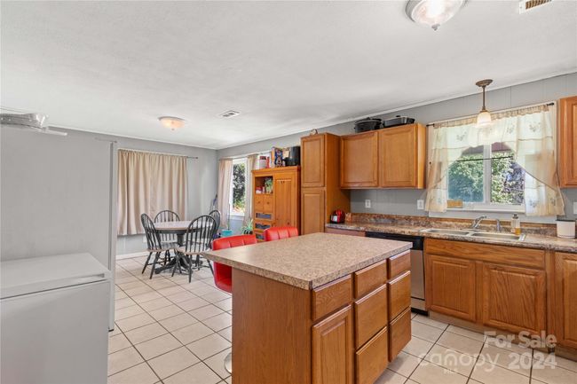 Kitchen | Image 5