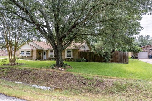 5814 Russell Ln, Baytown, TX, 77521-9233 | Card Image