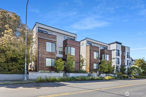 b-7025 35th Ave Ne, Seattle, WA, 98115-5916 | Card Image