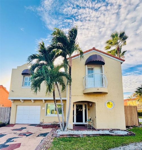 8428 Nw 1st Ter, Miami, FL, 33126-6804 | Card Image