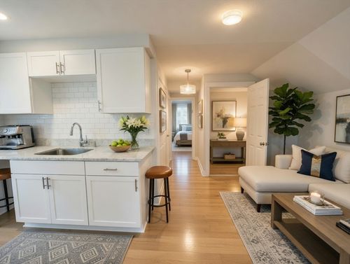 9 Winthrop St, Worcester, MA, 01604-4473 | Card Image