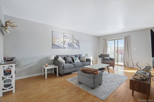 apt-411-26 Cooper Rd, Poughkeepsie, NY, 12603-1667 | Card Image