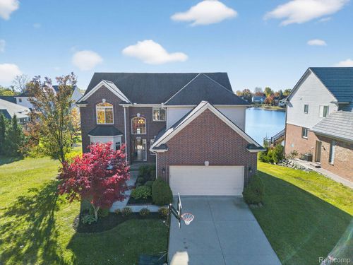 1838 Mackwood Rd, Rochester Hills, MI, 48307-4317 | Card Image