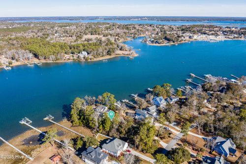 819 Chadwick Shores Dr, Sneads Ferry, NC, 28460-9211 | Card Image