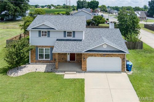 3000 Mockingbird Ln, Granite City, IL, 62040-5269 | Card Image