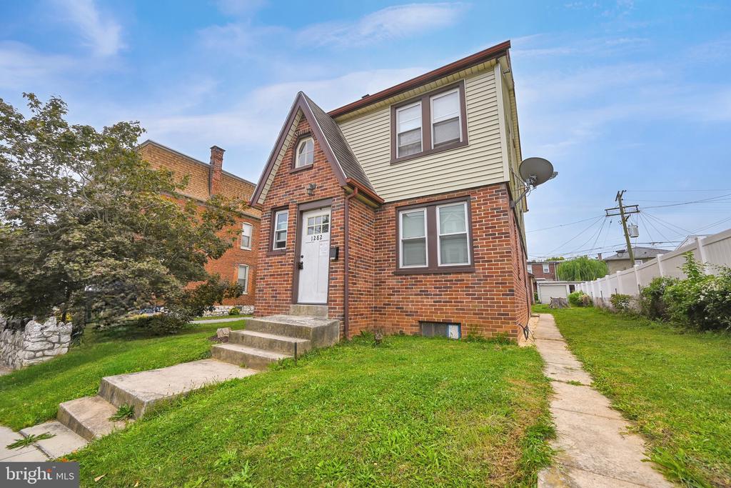 Poplar St, York, PA 17404