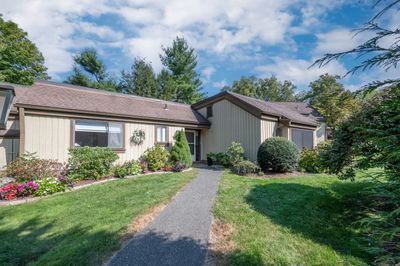 B - 977 Heritage Village, Condo with 3 bedrooms, 2 bathrooms and null parking in Southbury CT | Image 1