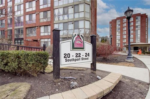 756-24 Southport St, Toronto, ON, M6S4Z1 | Card Image