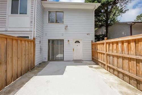 471 Northridge Crossing Dr, Atlanta, GA, 30350-3285 | Card Image