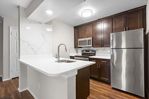 r2-609 State Route 23, Wayne, NJ, 07470-6814 | Card Image