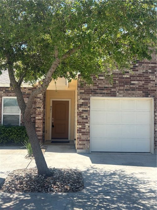 921 Moore Ave, Portland, TX, 78374-1838 | Card Image