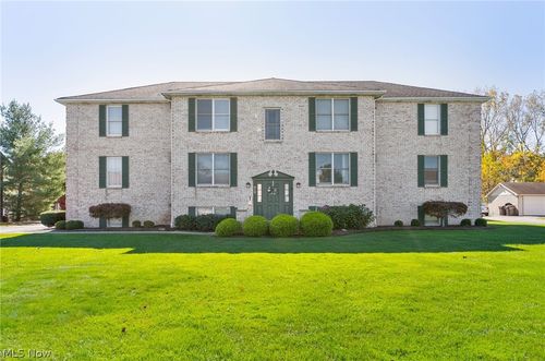 4-912 Pearson Cir, Youngstown, OH, 44512-5740 | Card Image
