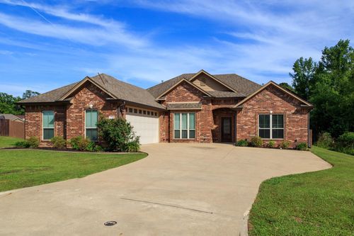 124 Lakeway Ln, Longview, TX, 75604-6118 | Card Image