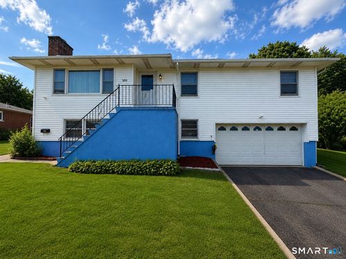 109 Hotchkiss St, Waterbury, CT, 06704-2602 | Card Image