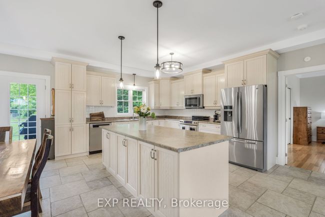 3057 Henrie Rd, House other with 3 bedrooms, 4 bathrooms and 8 parking in Saint-Pascal-Baylon ON | Image 8