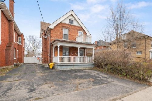 10 Henrietta St, Brantford, ON, N3T3Y9 | Card Image