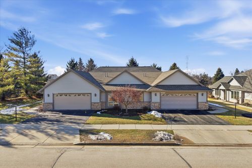 N160W18903 Oakland Dr, Jackson, WI, 53037-8918 | Card Image