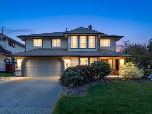 8621 215 St, Langley, BC, V1M2G4 | Card Image