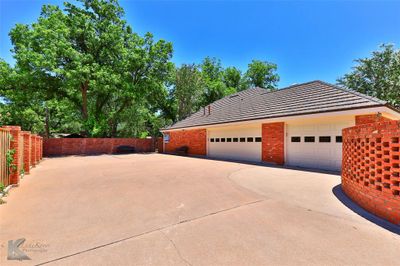 1409 River Oaks Road, House other with 4 bedrooms, 3 bathrooms and null parking in Abilene TX | Image 3