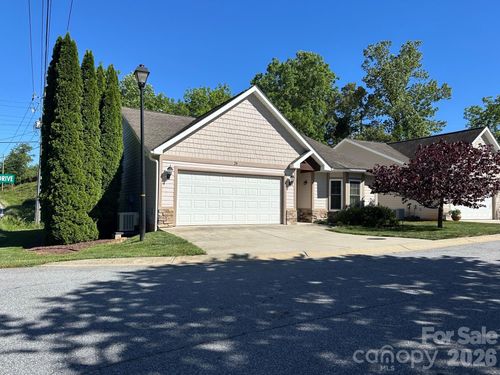 29 Kaylor Dr, Arden, NC, 28704-8801 | Card Image