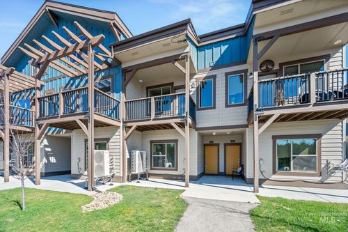 202 Broken Pine Ln, McCall, ID, 83638-1076 | Card Image