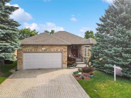 151-172 Golf Links Dr, Baden, ON, N3A3P1 | Card Image