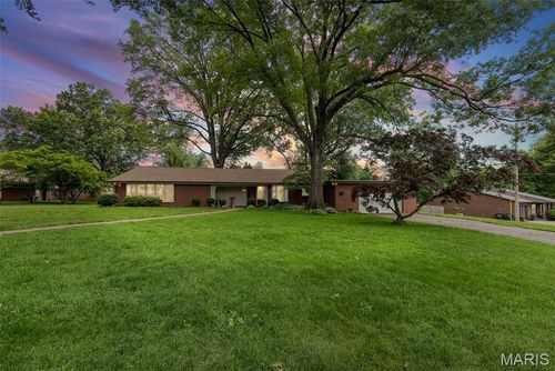 4 Shady Ln, Belleville, IL, 62221-4515 | Card Image