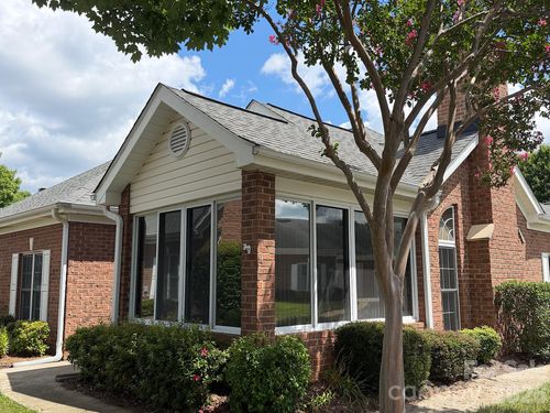 8528 Highland Glen Dr, Charlotte, NC, 28269-6112 | Card Image