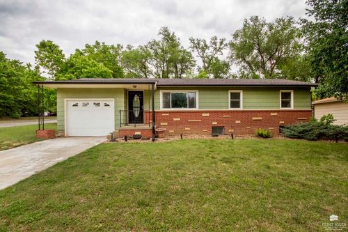 614 W 7th Street, Chapman, KS, 67431 | Card Image