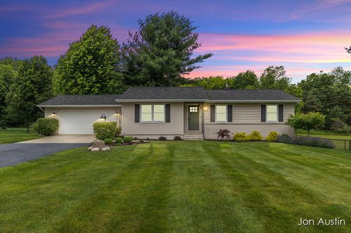6323 Longacre Ave Ne, Rockford, MI, 49341-9442 | Card Image