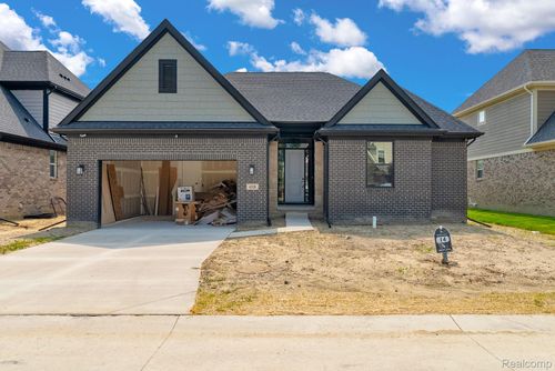 4172 Blossom Dr, Sterling Heights, MI, 48314-4216 | Card Image