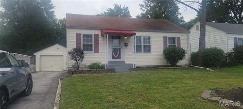 95 Derhake Rd, Florissant, MO, 63031-7727 | Card Image
