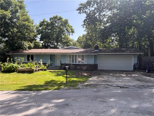 5 Pembroke Dr, Bella Vista, AR, 72715-8823 | Card Image