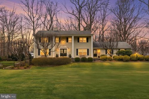 304 Chesapeake Dr, GREAT FALLS, VA, 22066-3817 | Card Image