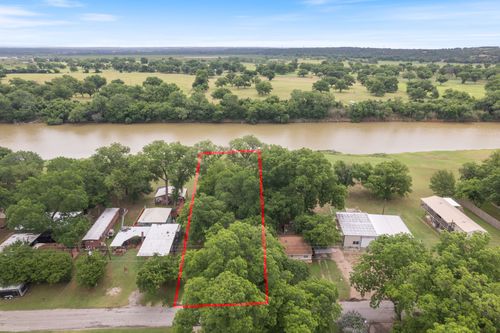 7085 Horseshoe Bend Trl, Weatherford, TX, 76087-8527 | Card Image