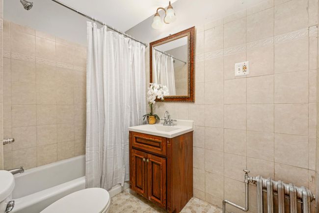 Unit 1 - Main Level - Bathroom | Image 11
