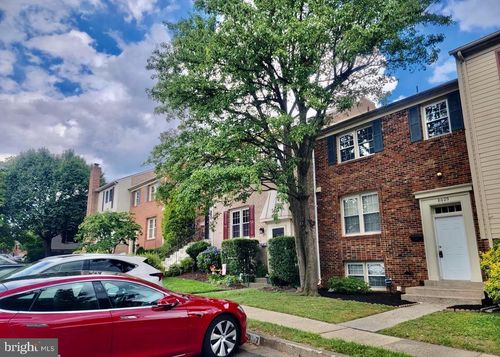 8029 Sleepy View Ln, SPRINGFIELD, VA, 22153-2921 | Card Image