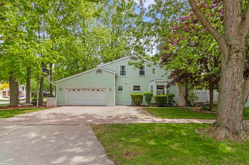 537 4th St, Marysville, MI, 48040-1091 | Card Image