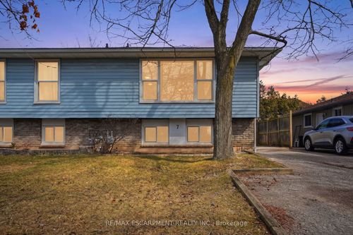 7 Calcott Crt, Thorold, ON, L2V4J9 | Card Image