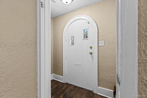 16653 Woodingham Dr, Detroit, MI, 48221-2986 | Card Image