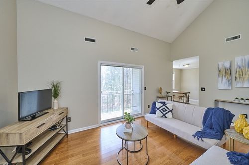 unit-42-124 Tennis Plaza Rd, Dracut, MA, 01826-3356 | Card Image