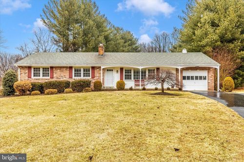 9811 Watkins Rd, GAITHERSBURG, MD, 20882-1527 | Card Image