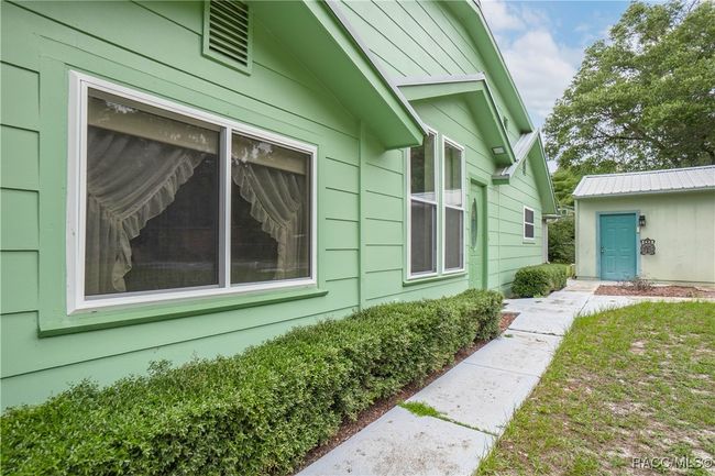 19343 Se 91 St Ln, House other with 3 bedrooms, 2 bathrooms and 1 parking in Ocklawaha FL | Image 4