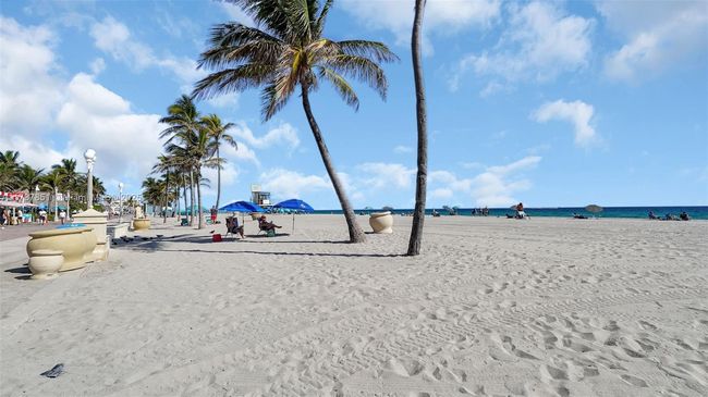 APT-907 - 322 Buchanan St, Condo with 2 bedrooms, 2 bathrooms and null parking in Hollywood FL | Image 39