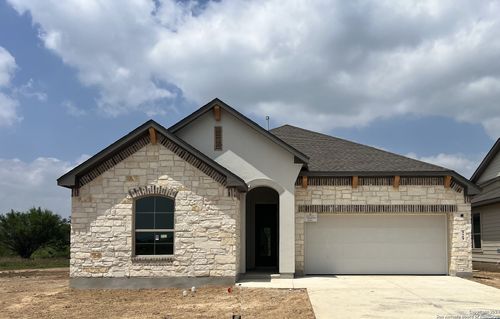 929 E Nolte St, Seguin, TX, 78155 | Card Image